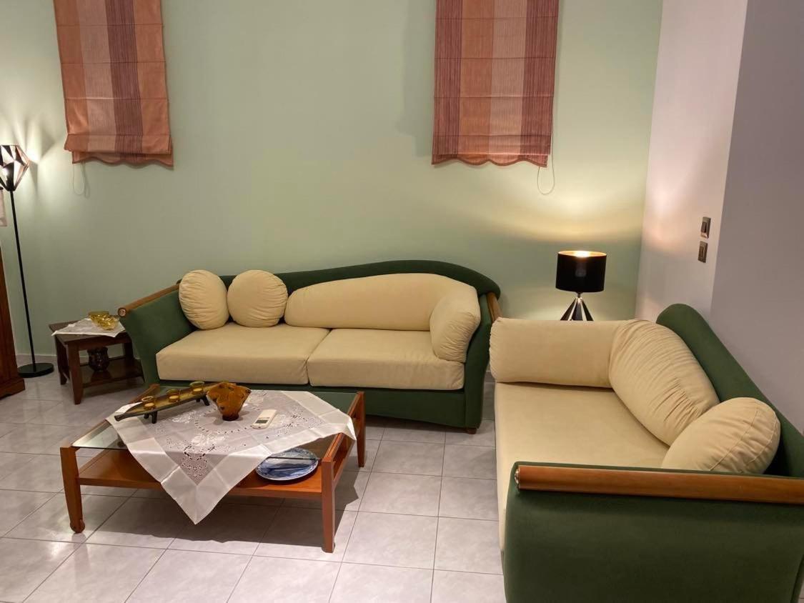 Villa Tzitzifies Kourouklata Buitenkant foto