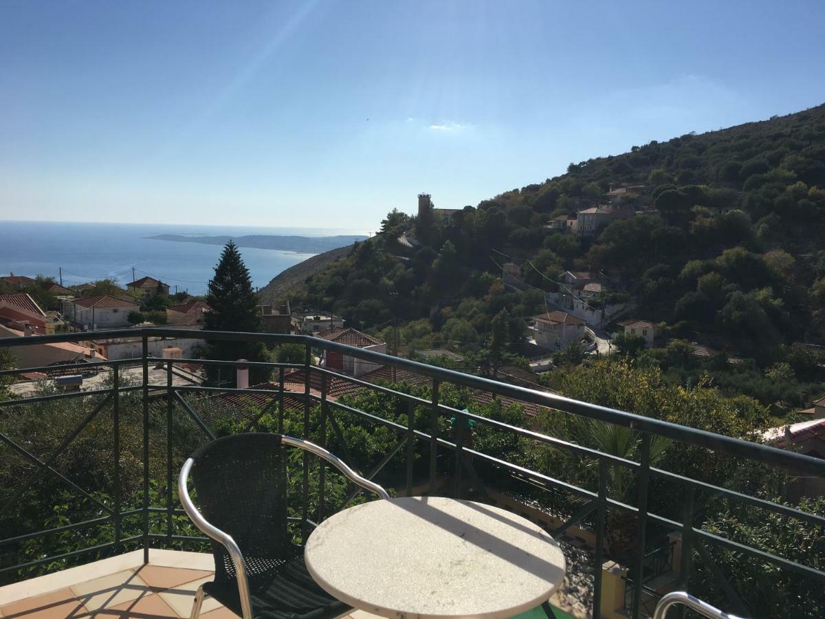 Villa Tzitzifies Kourouklata Buitenkant foto