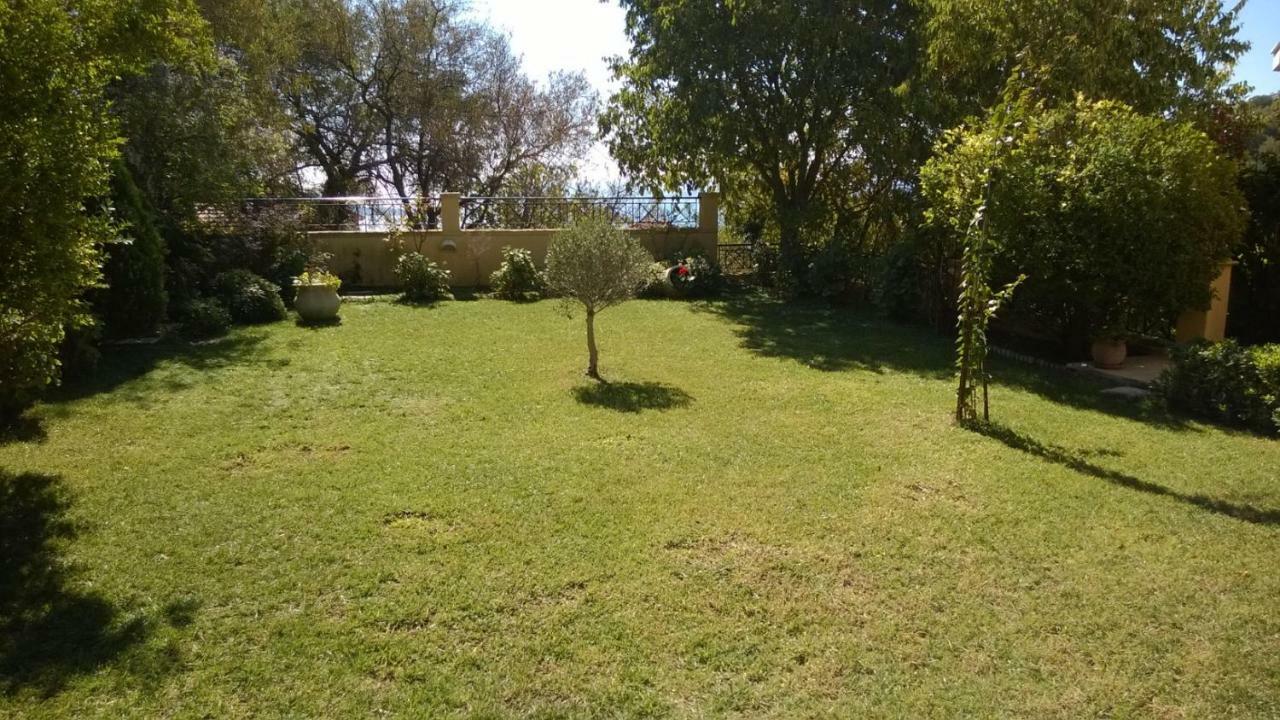 Villa Tzitzifies Kourouklata Buitenkant foto